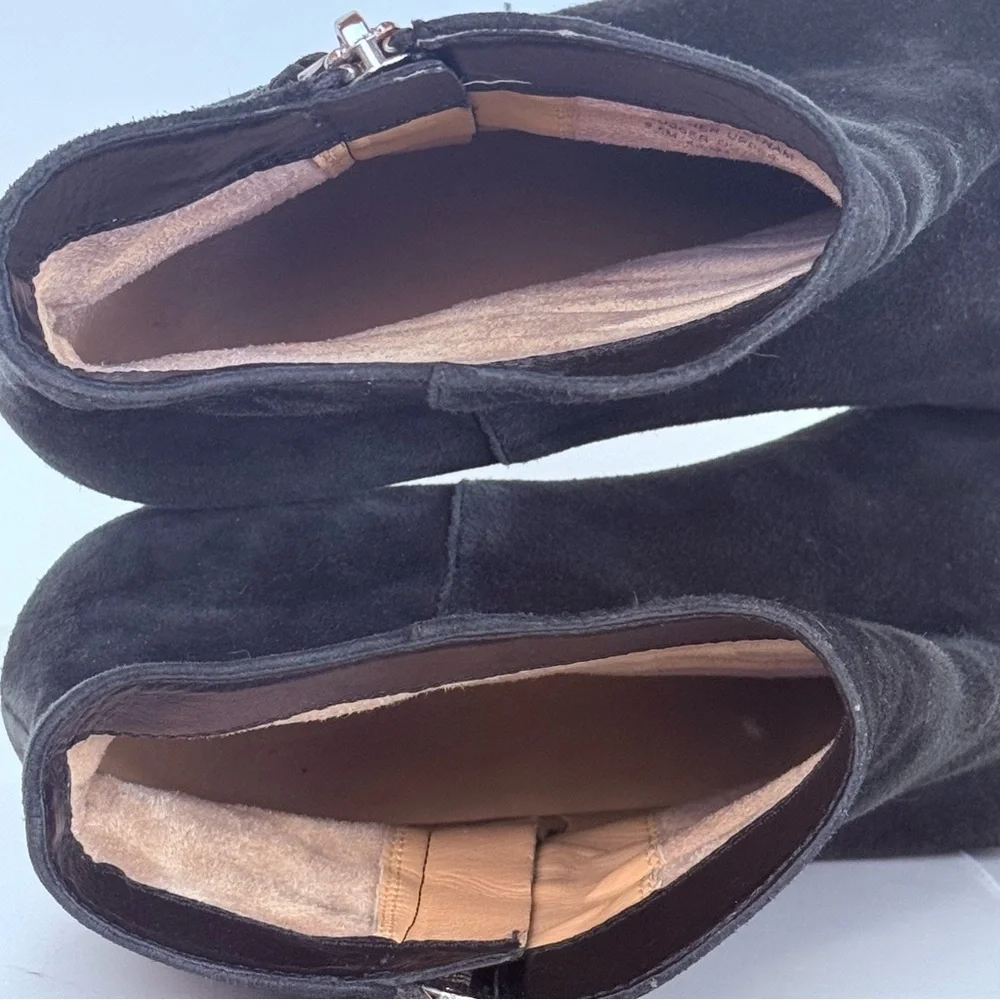 MICHAEL Michael Kors Ankle Bootie 9.5 Black Suede Side Zipper 2.5” Heel